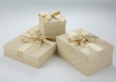 Die Accessoires-Boxen Beige Labyrinth sind auch ein wunderbares Hochzeitsgeschenk.